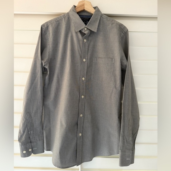 Banana Republic Men's Green and White Checkered Button-Down Shirt