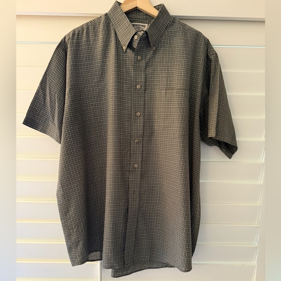 Men's Green and Tan Button Down Shirt